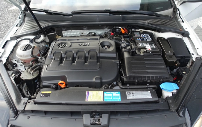Volkswagen Golf cena 33900 przebieg: 271000, rok produkcji 2013 z Czarne małe 211